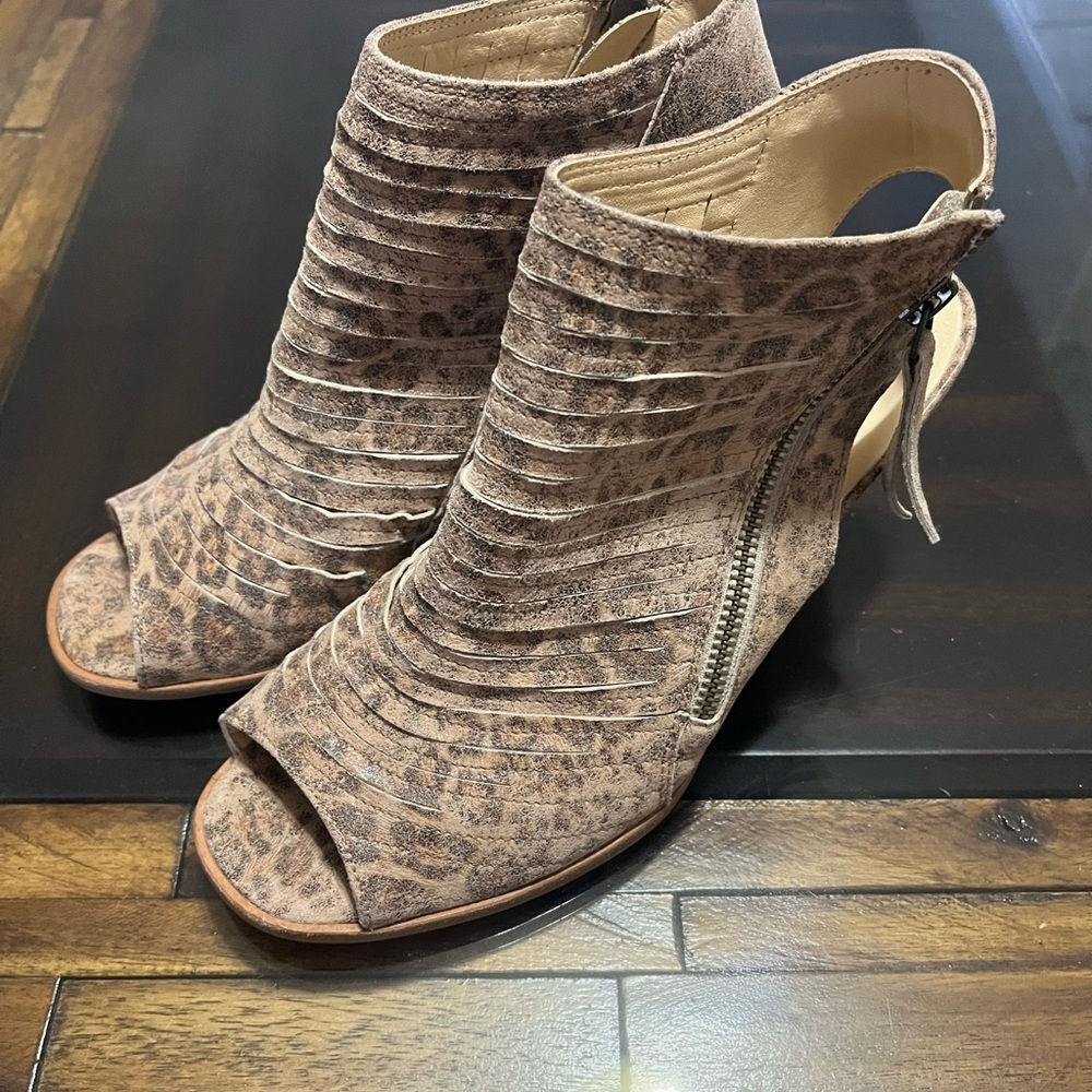 Paul Green Leopard Print Cayenne Peep Toe Sandals… - image 2